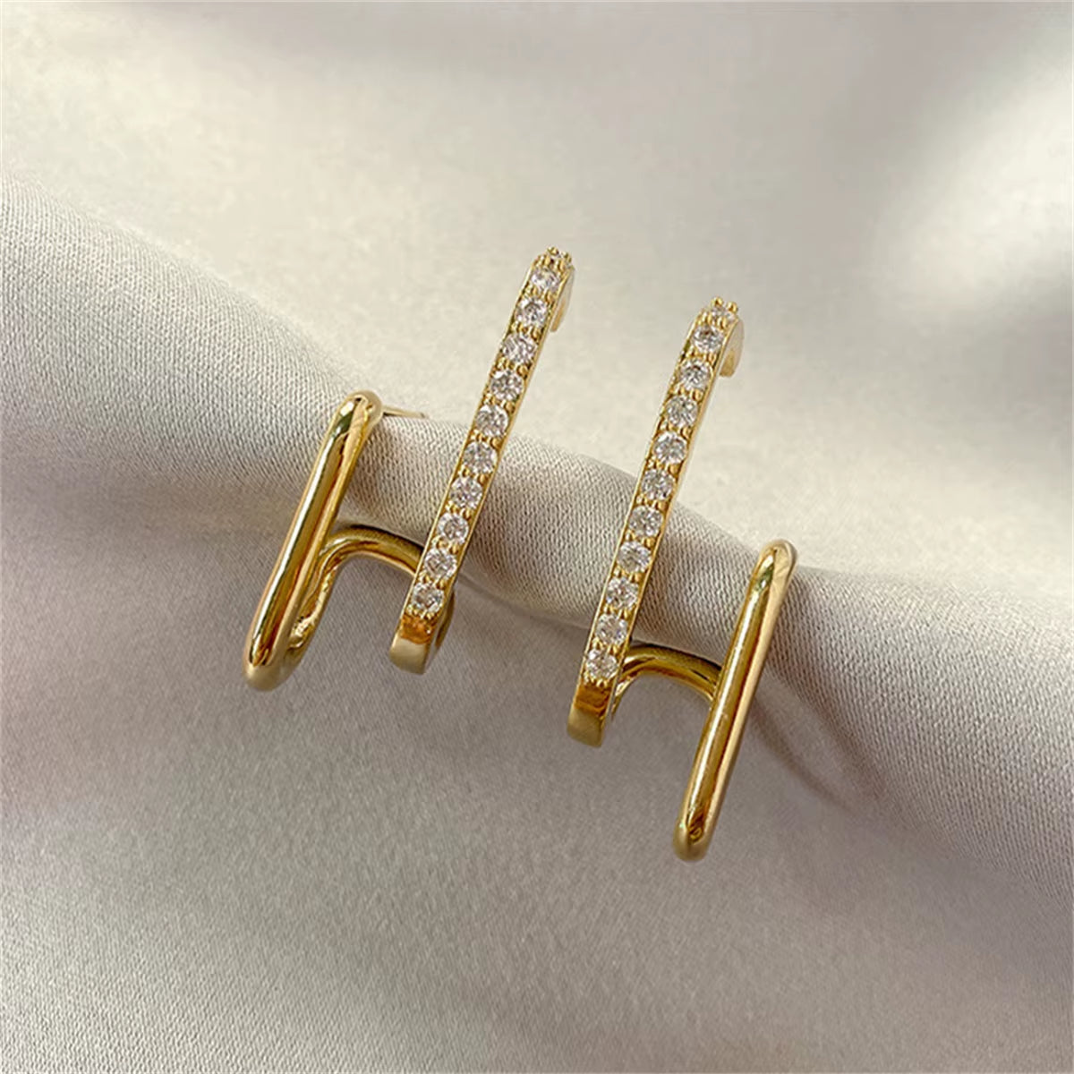 New Design Irregular U-Shaped Gold Color Earrings for Women Korean Luxury Crystal Earring Girl Wedding Party Jewelry Accessories